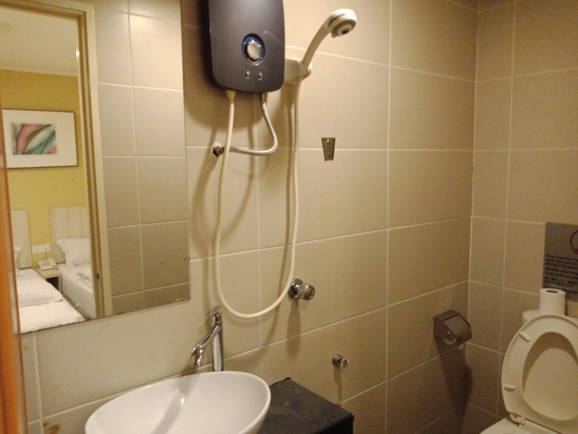 Hotel Zamburger Taman Segar - Previously Home Inn Taman Segar Kuala Lumpur Bagian luar foto