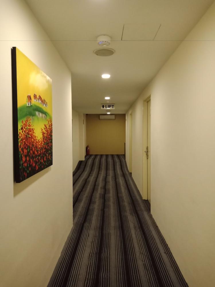 Hotel Zamburger Taman Segar - Previously Home Inn Taman Segar Kuala Lumpur Bagian luar foto