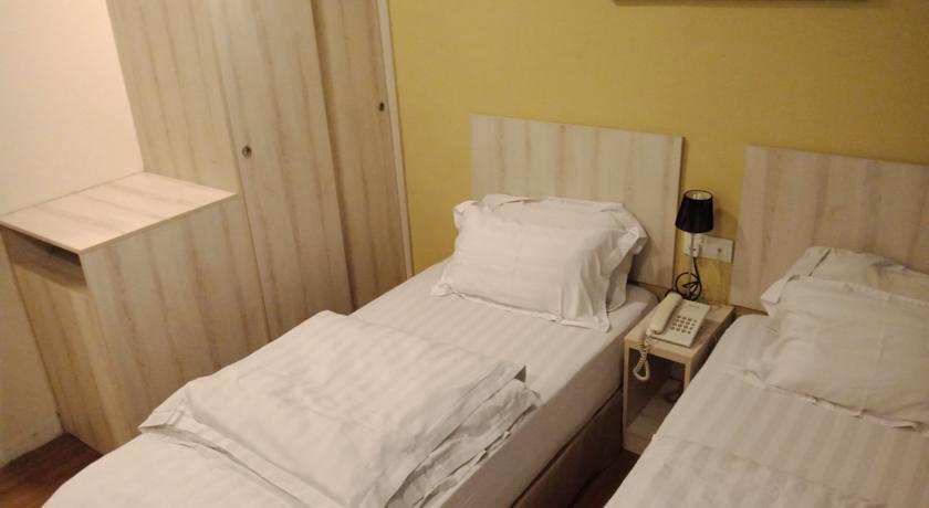Hotel Zamburger Taman Segar - Previously Home Inn Taman Segar Kuala Lumpur Bagian luar foto